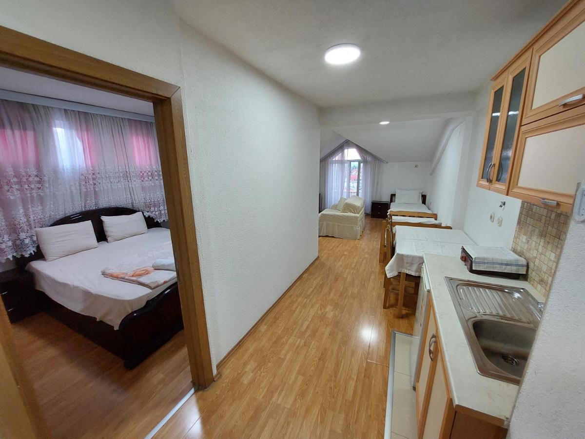 Hotel Venecia Apartments Struga Luaran gambar