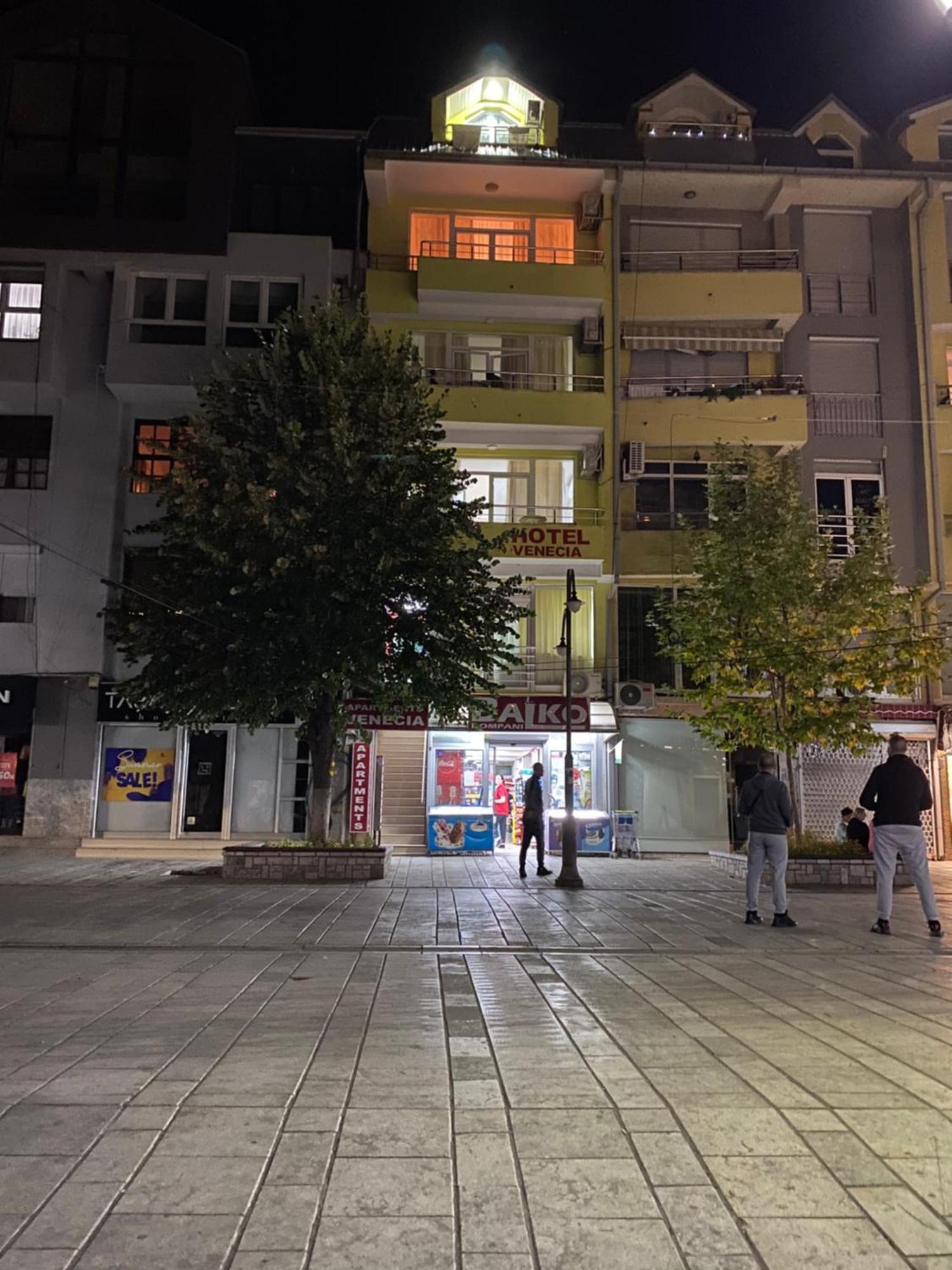 Hotel Venecia Apartments Struga Luaran gambar